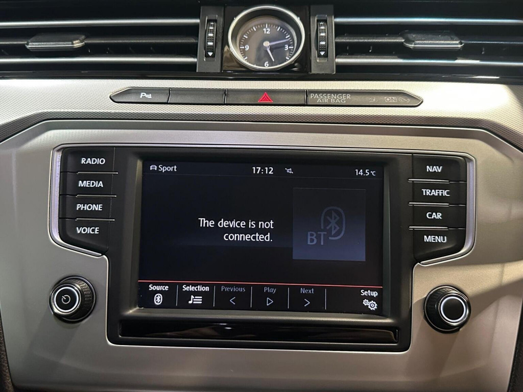 VOLKSWAGEN PASSAT