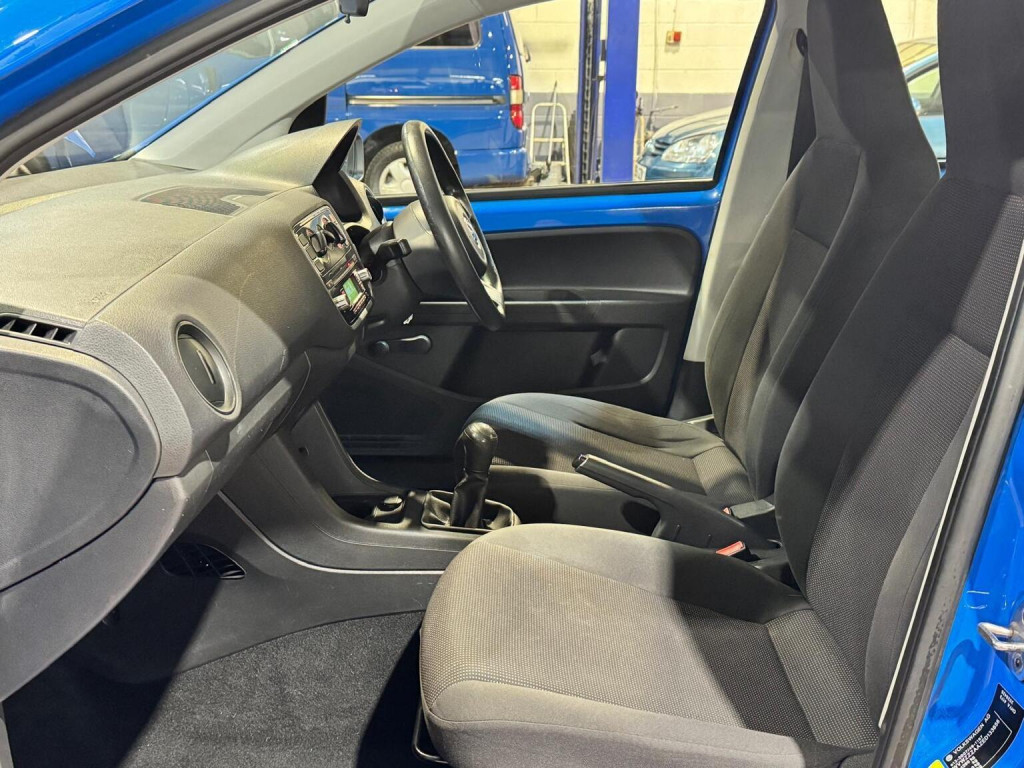 VOLKSWAGEN UP