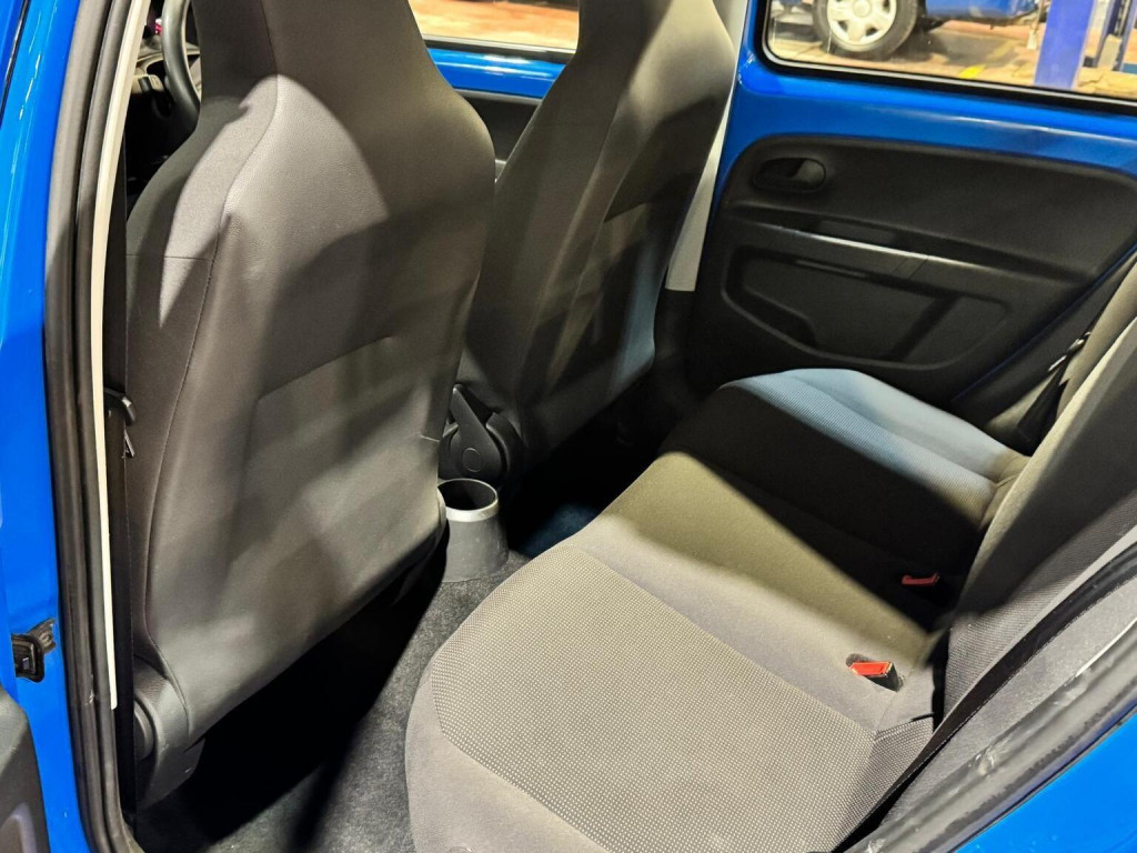 VOLKSWAGEN UP