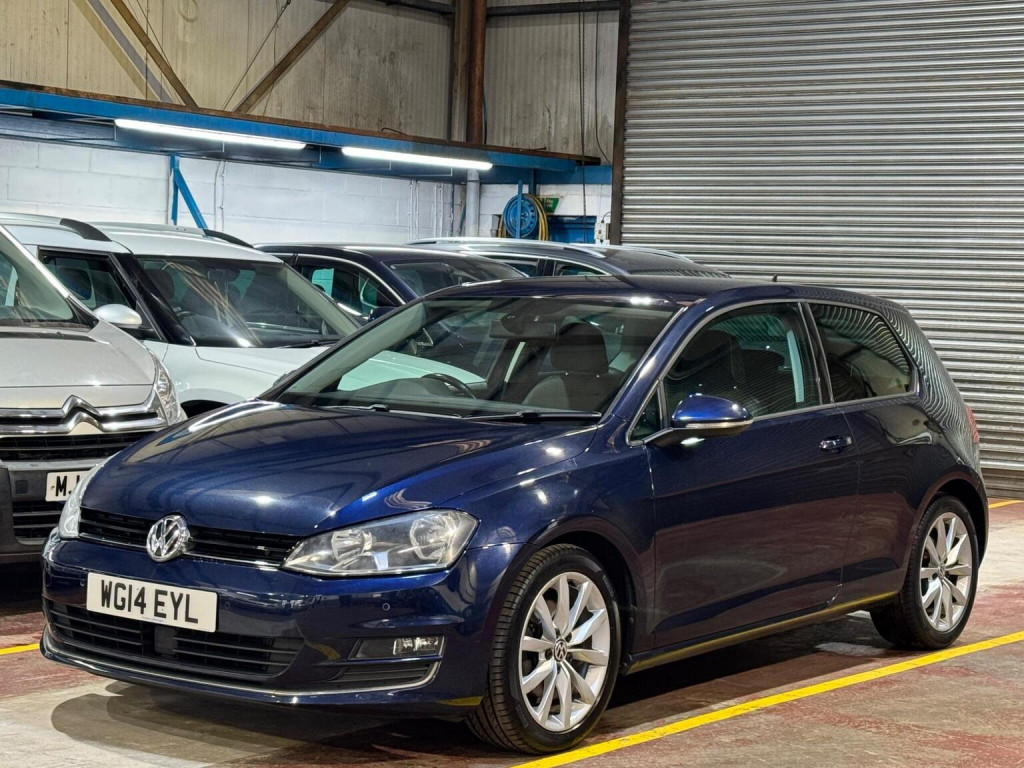 View VOLKSWAGEN GOLF 2.0 TDI BlueMotion Tech GT Euro 5 (s/s) 3dr