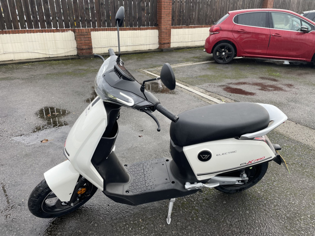 VMOTO SUPER SOCO CUX