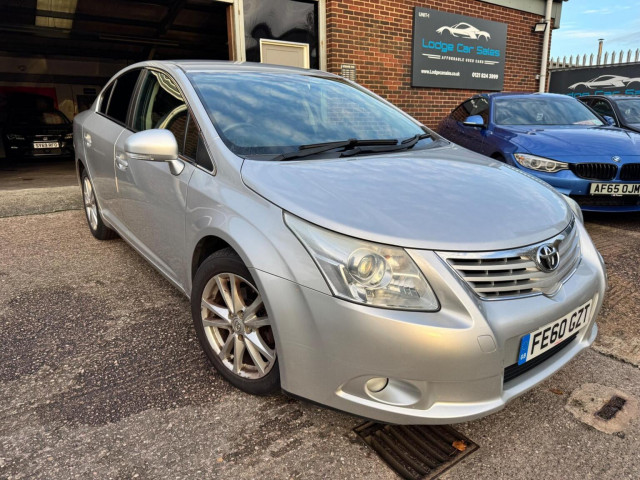 TOYOTA AVENSIS