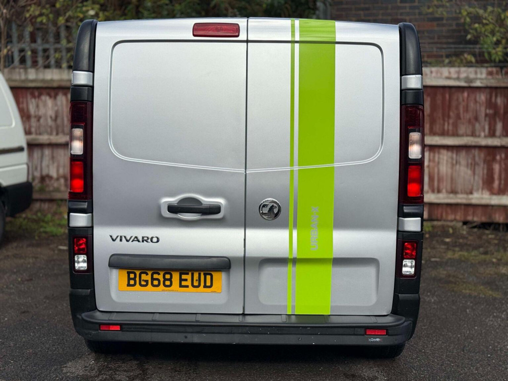 VAUXHALL VIVARO