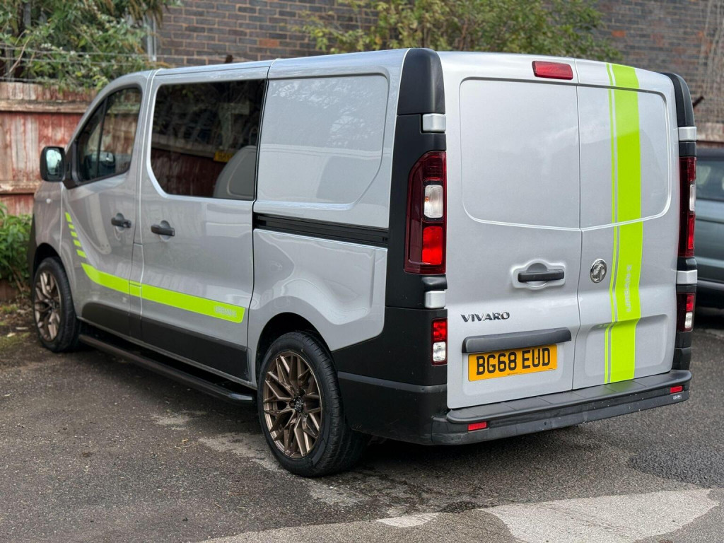 VAUXHALL VIVARO