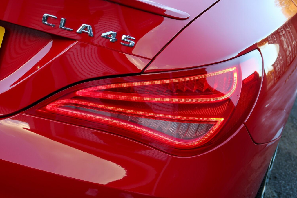 MERCEDES-BENZ CLA