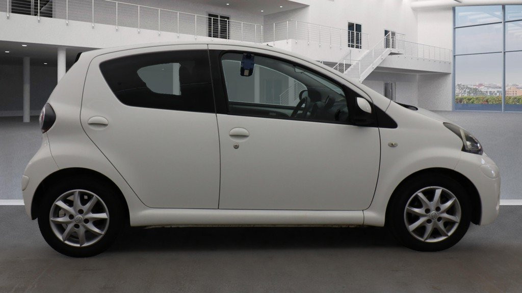 TOYOTA AYGO
