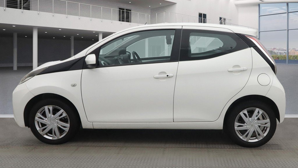 TOYOTA AYGO
