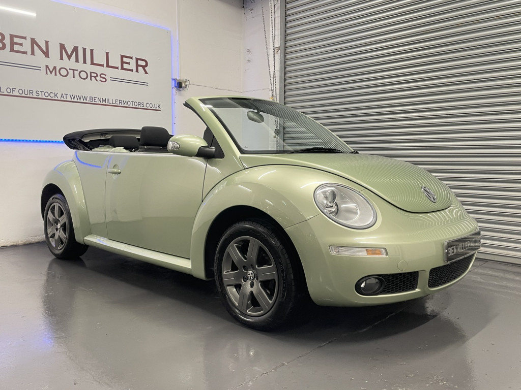 View VOLKSWAGEN BEETLE 1.6 Luna
