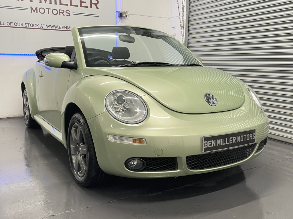 View VOLKSWAGEN BEETLE 1.6 Luna