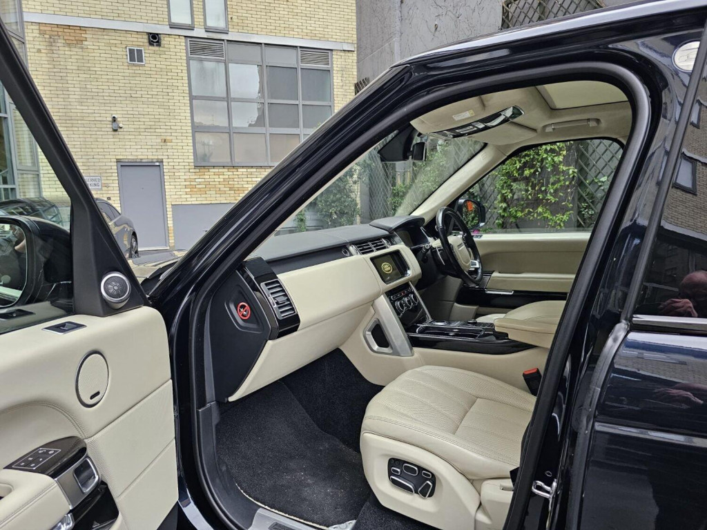 LAND ROVER RANGE ROVER