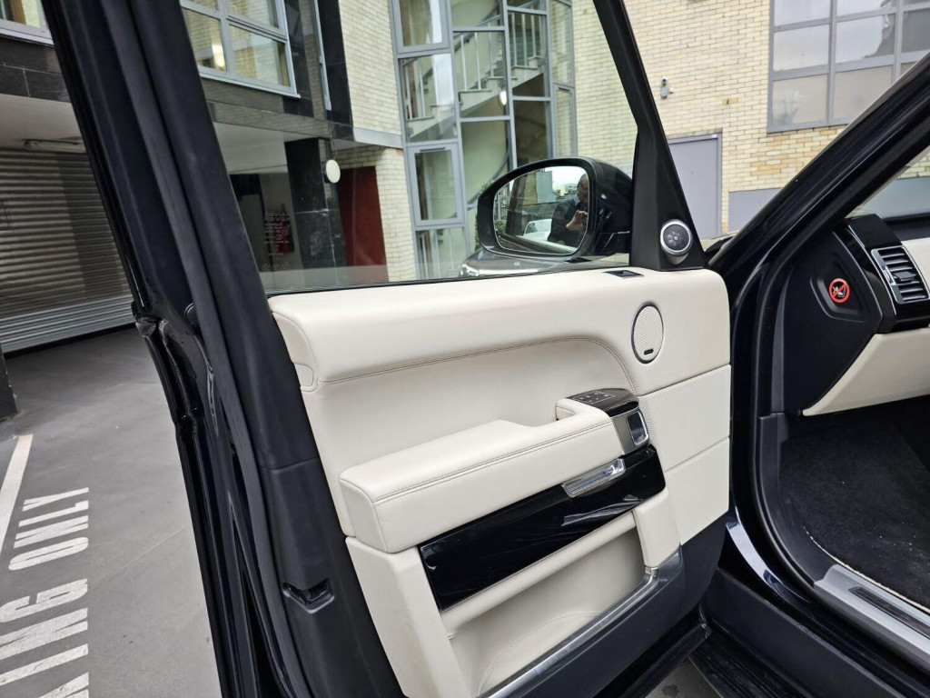 LAND ROVER RANGE ROVER