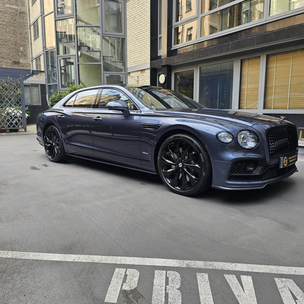 View BENTLEY FLYING SPUR 4.0 V8 Azure VATQ