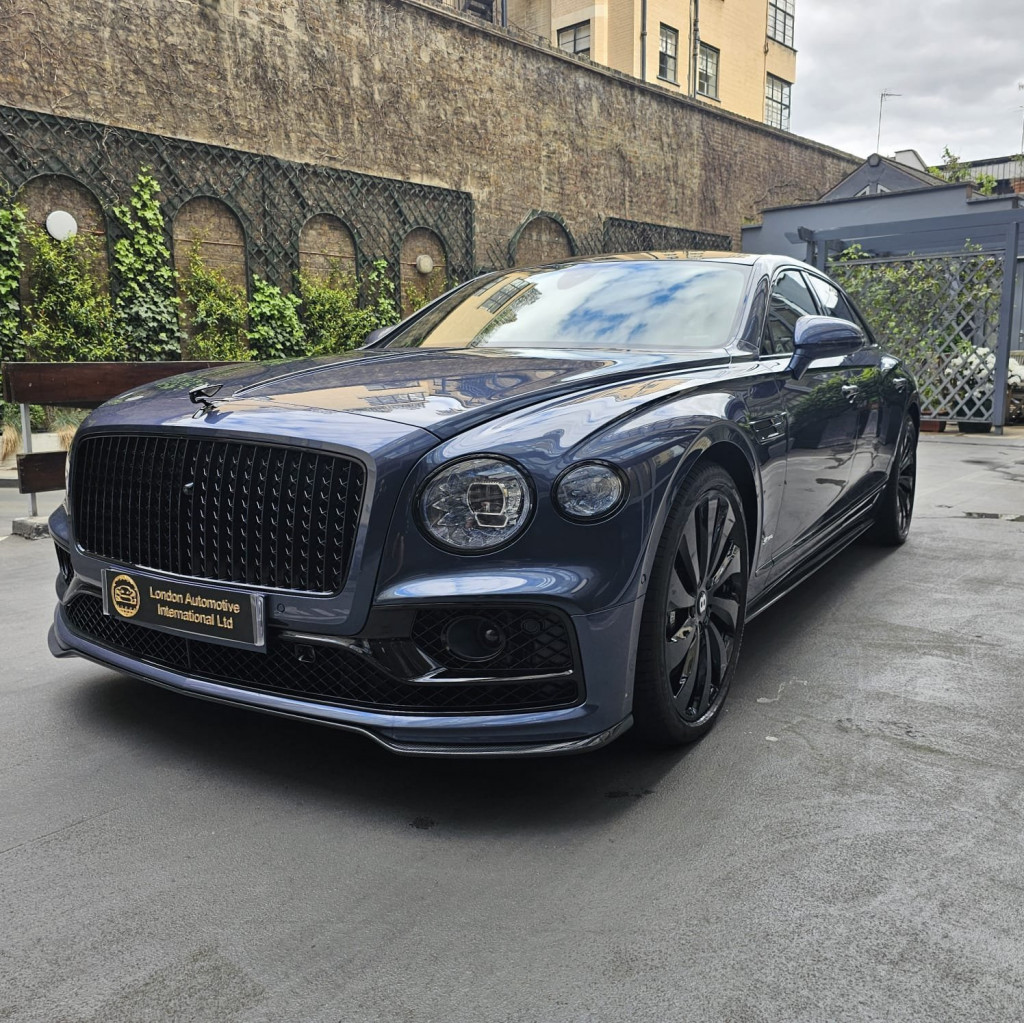 View BENTLEY FLYING SPUR 4.0 V8 Azure VATQ