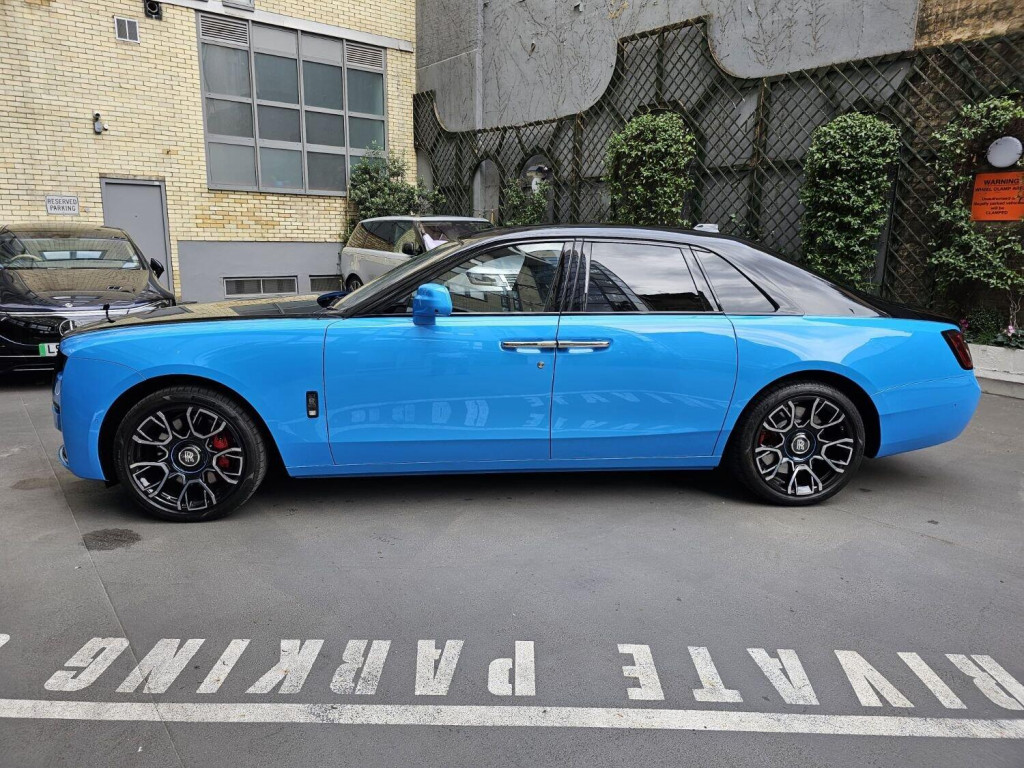 ROLLS-ROYCE GHOST