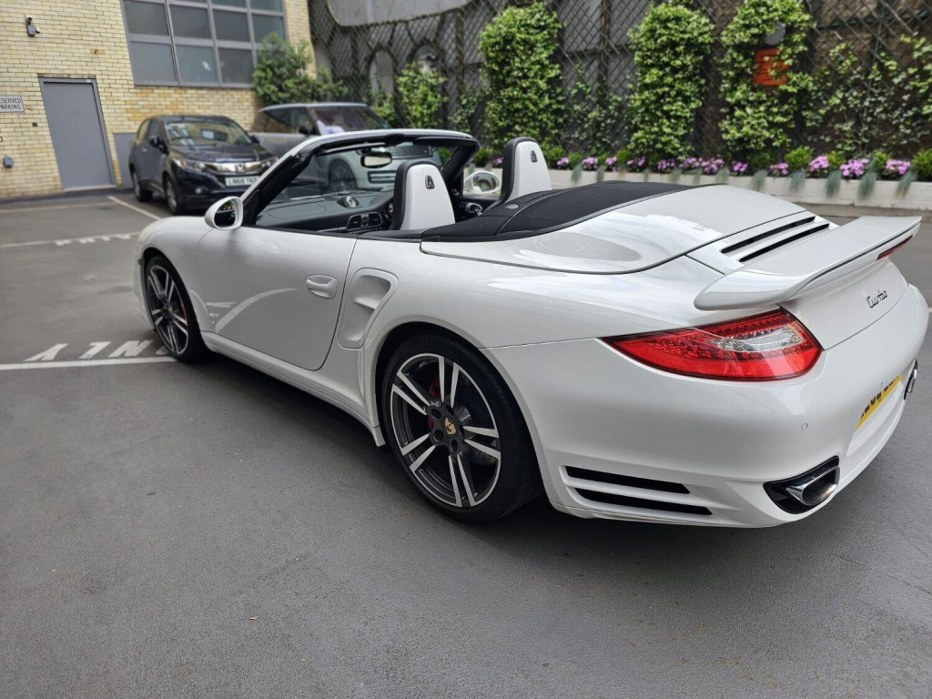 View PORSCHE 911 3.8 997 Turbo