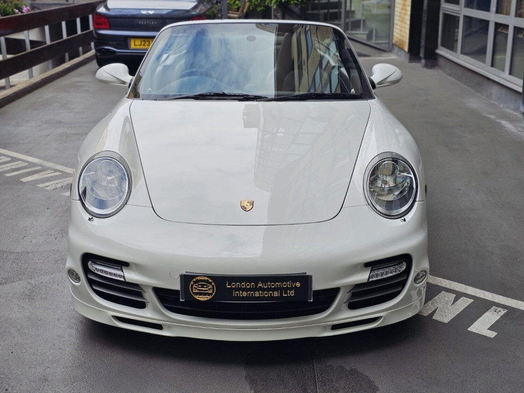 View PORSCHE 911 3.8 997 Turbo