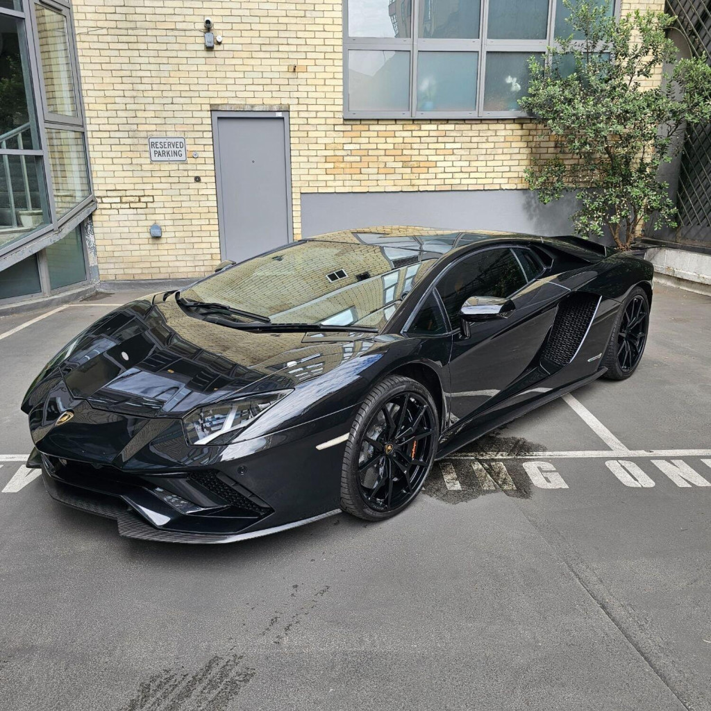 View LAMBORGHINI AVENTADOR 6.5 V12 LP 740-4 S.      VATQ