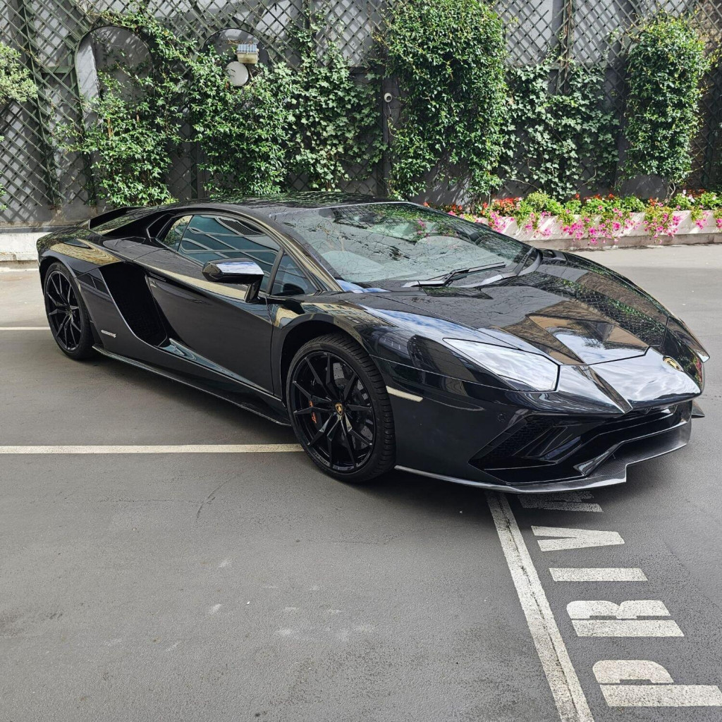 View LAMBORGHINI AVENTADOR 6.5 V12 LP 740-4 S.      VATQ