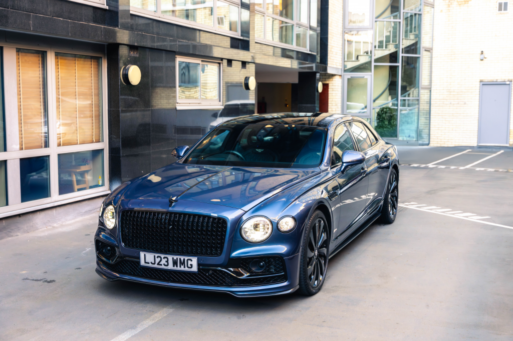 View BENTLEY FLYING SPUR 4.0 V8 Azure  
