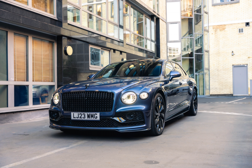 View BENTLEY FLYING SPUR 4.0 V8 Azure  