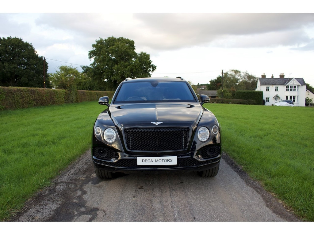 View BENTLEY BENTAYGA V8 Mulliner  VATQ