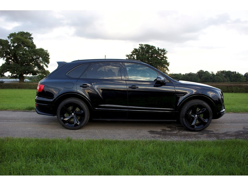 View BENTLEY BENTAYGA V8 Mulliner  VATQ
