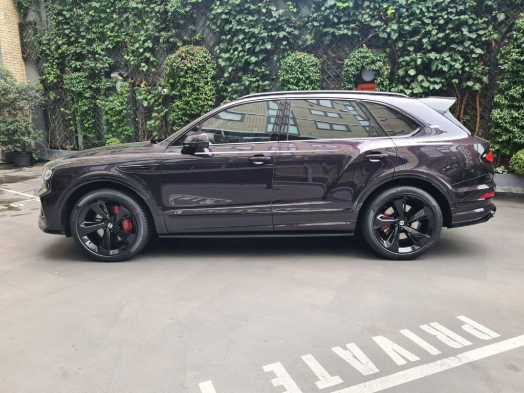 View BENTLEY BENTAYGA 4.0 V8 First Edition VATQ