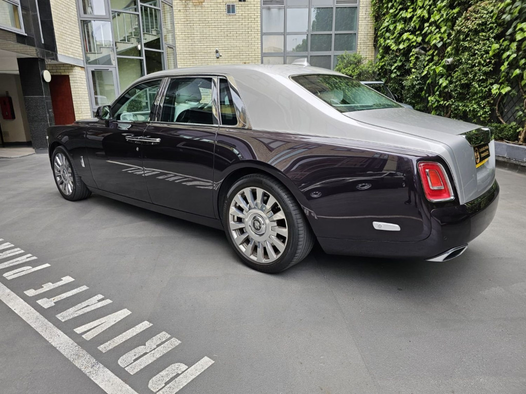 ROLLS-ROYCE PHANTOM