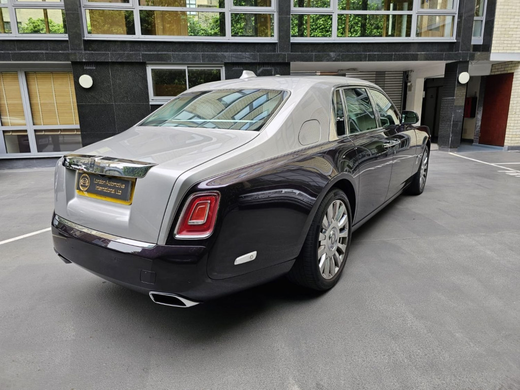 ROLLS-ROYCE PHANTOM