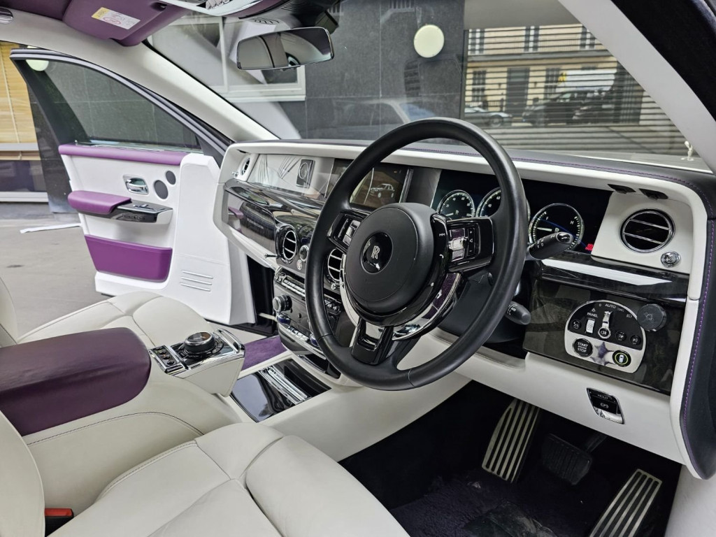 ROLLS-ROYCE PHANTOM