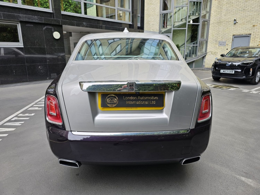 ROLLS-ROYCE PHANTOM