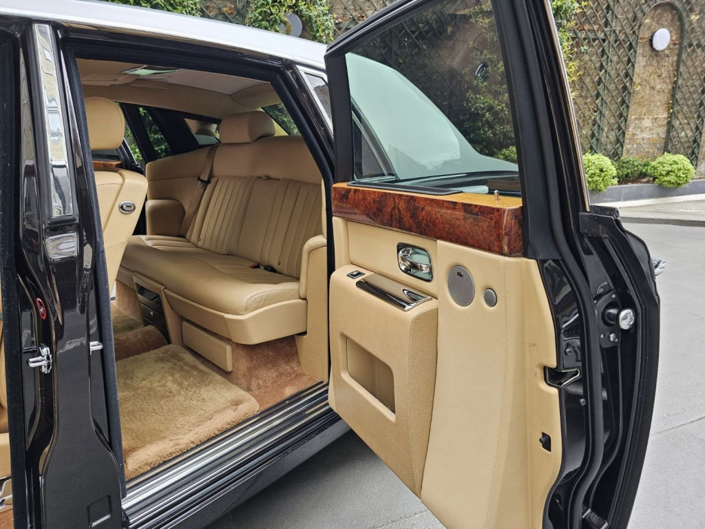 ROLLS-ROYCE PHANTOM