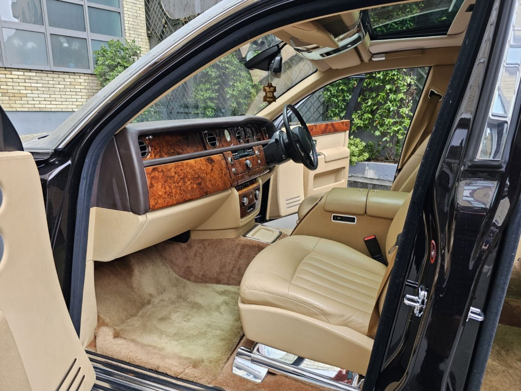 ROLLS-ROYCE PHANTOM