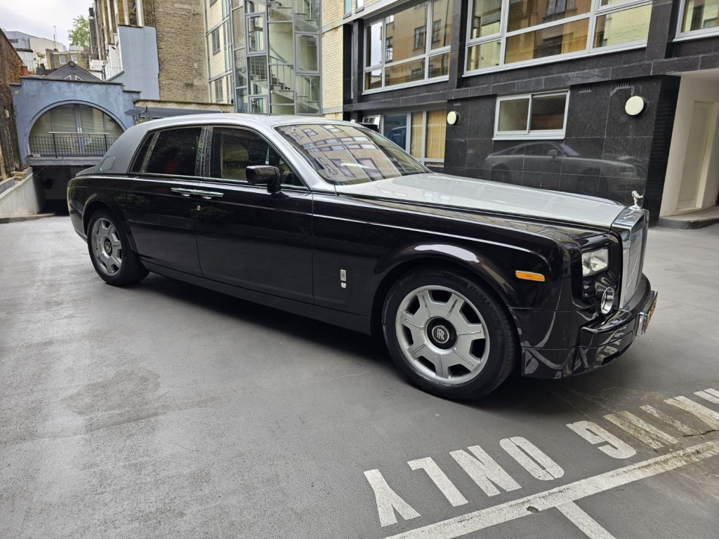 ROLLS-ROYCE PHANTOM