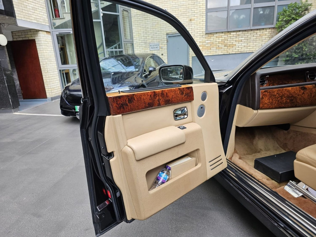 ROLLS-ROYCE PHANTOM