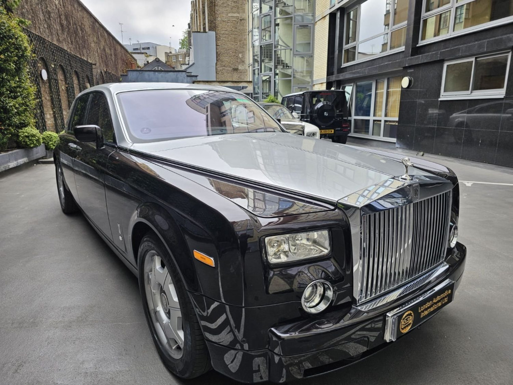 ROLLS-ROYCE PHANTOM