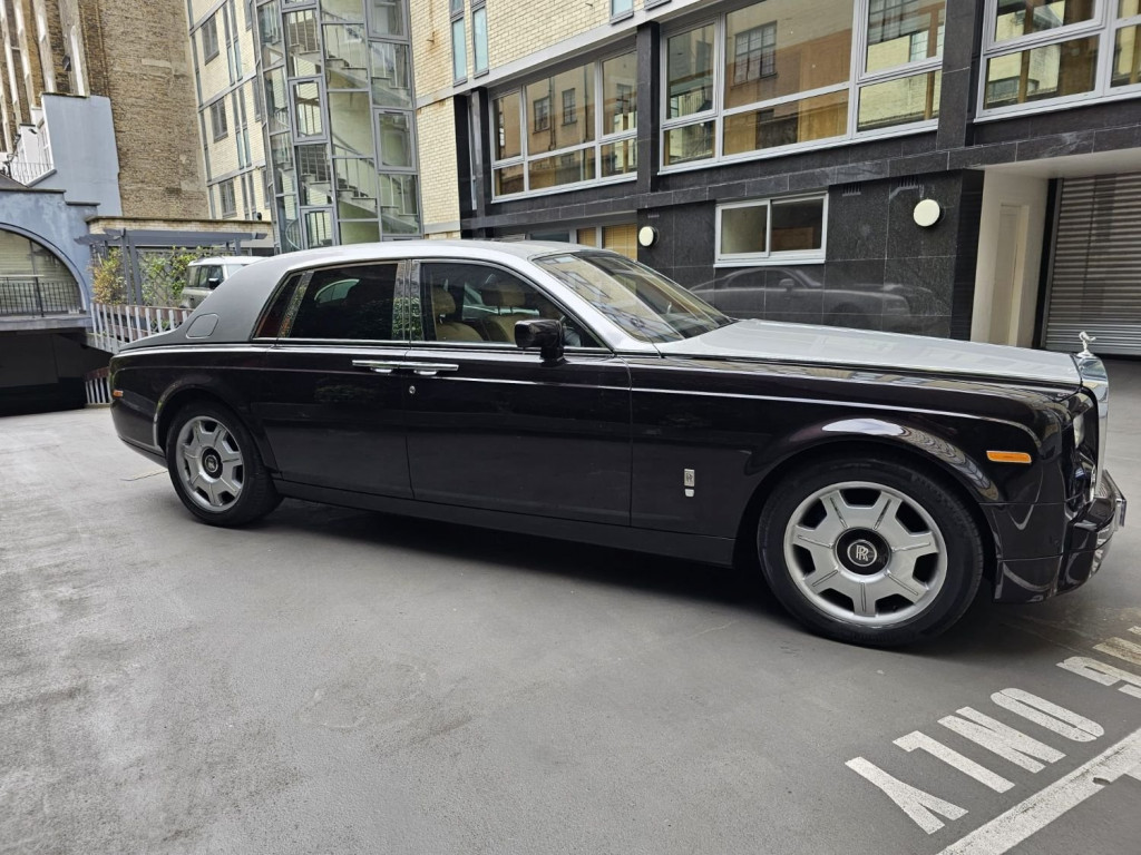 ROLLS-ROYCE PHANTOM