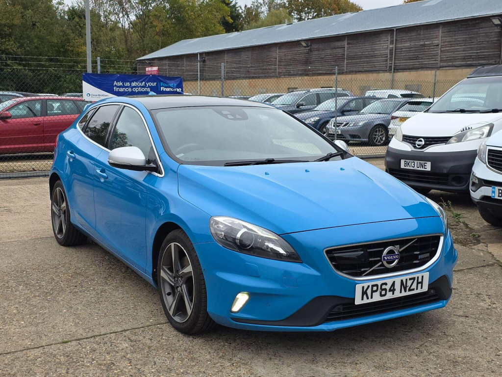 VOLVO V40