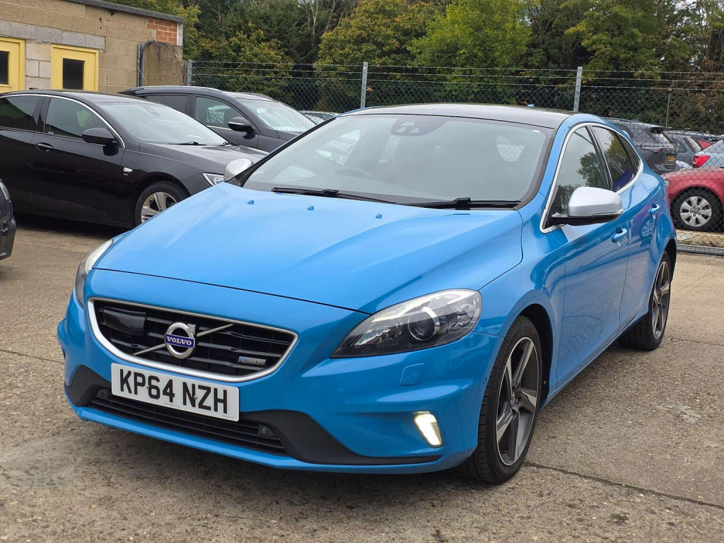 VOLVO V40