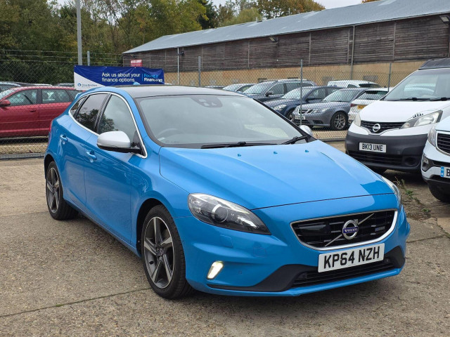 VOLVO V40
