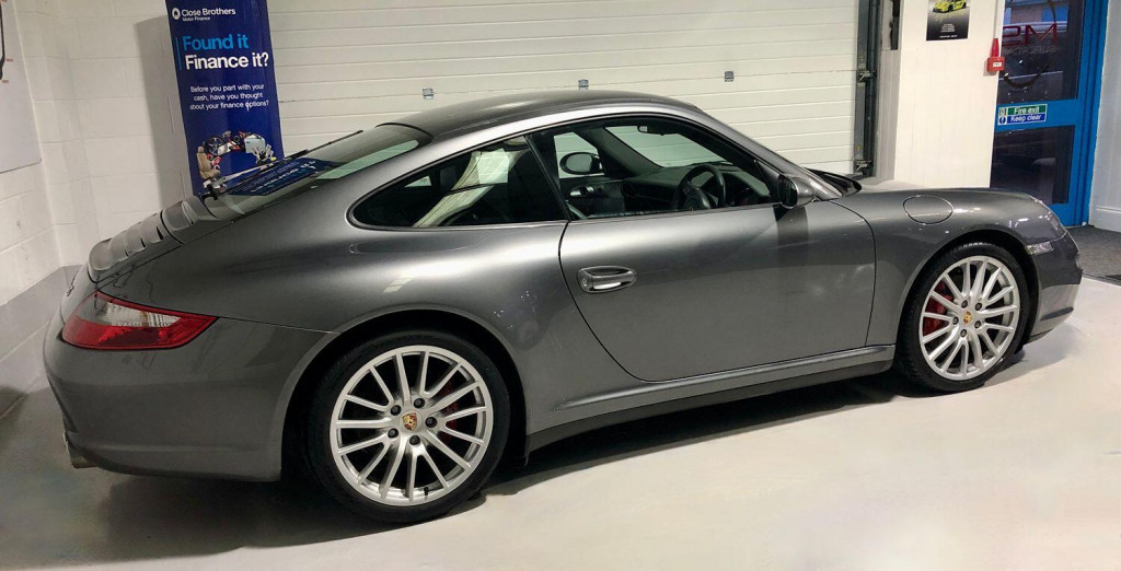PORSCHE 911