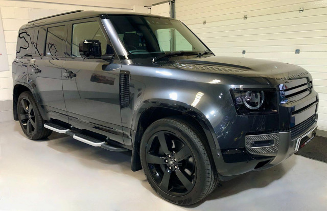 LAND ROVER DEFENDER 110