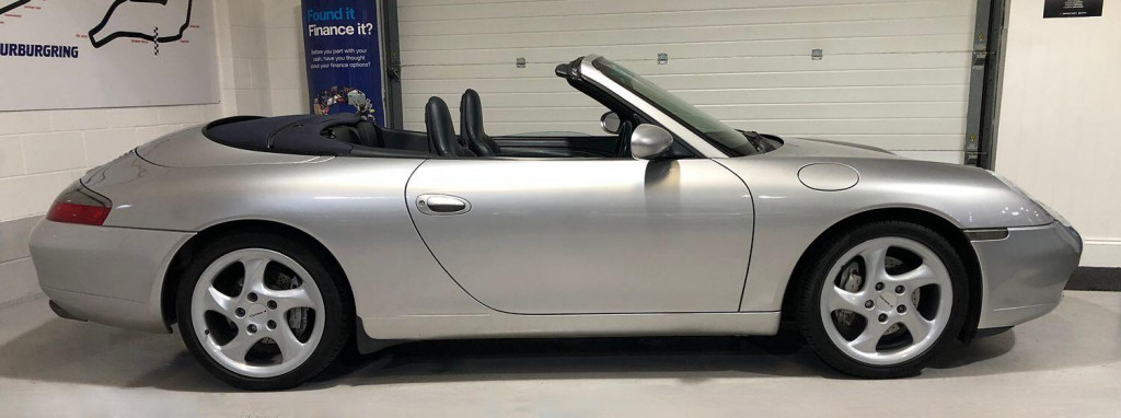 PORSCHE 911