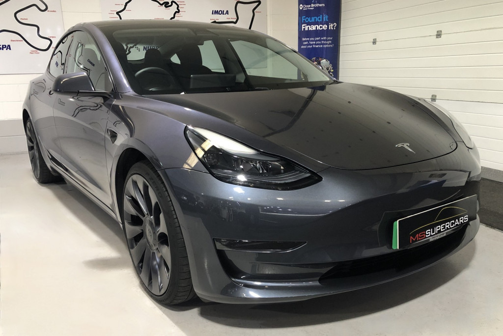 TESLA MODEL 3