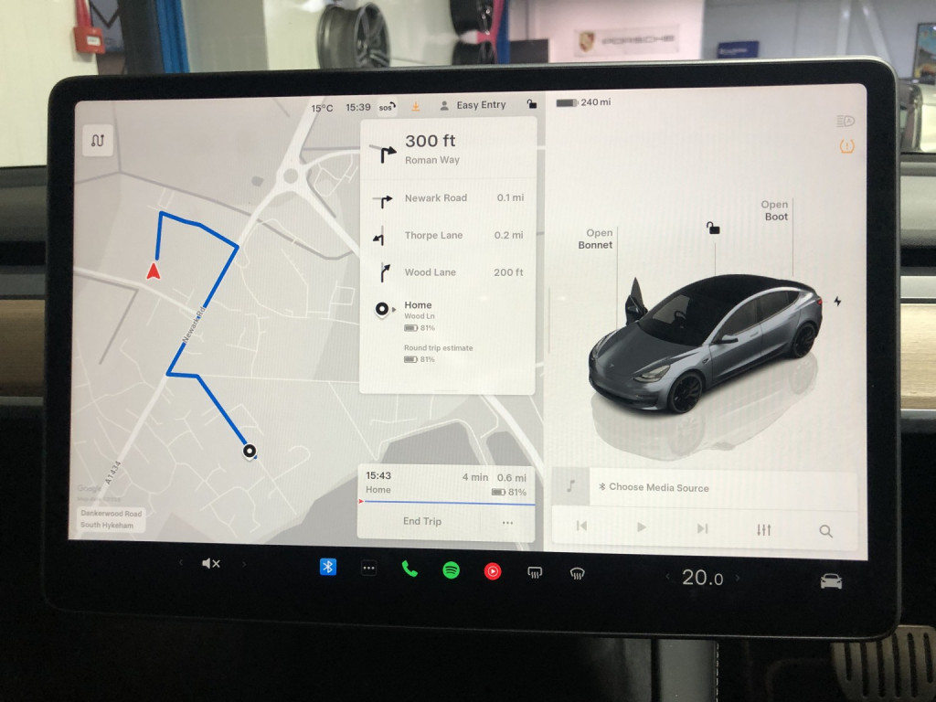 TESLA MODEL 3