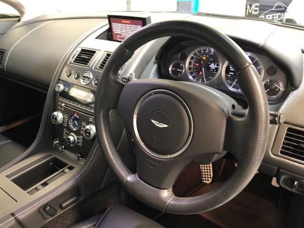 ASTON MARTIN VANTAGE