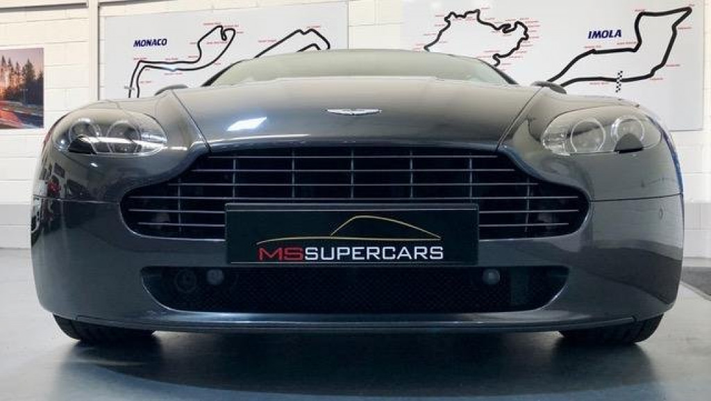 ASTON MARTIN VANTAGE