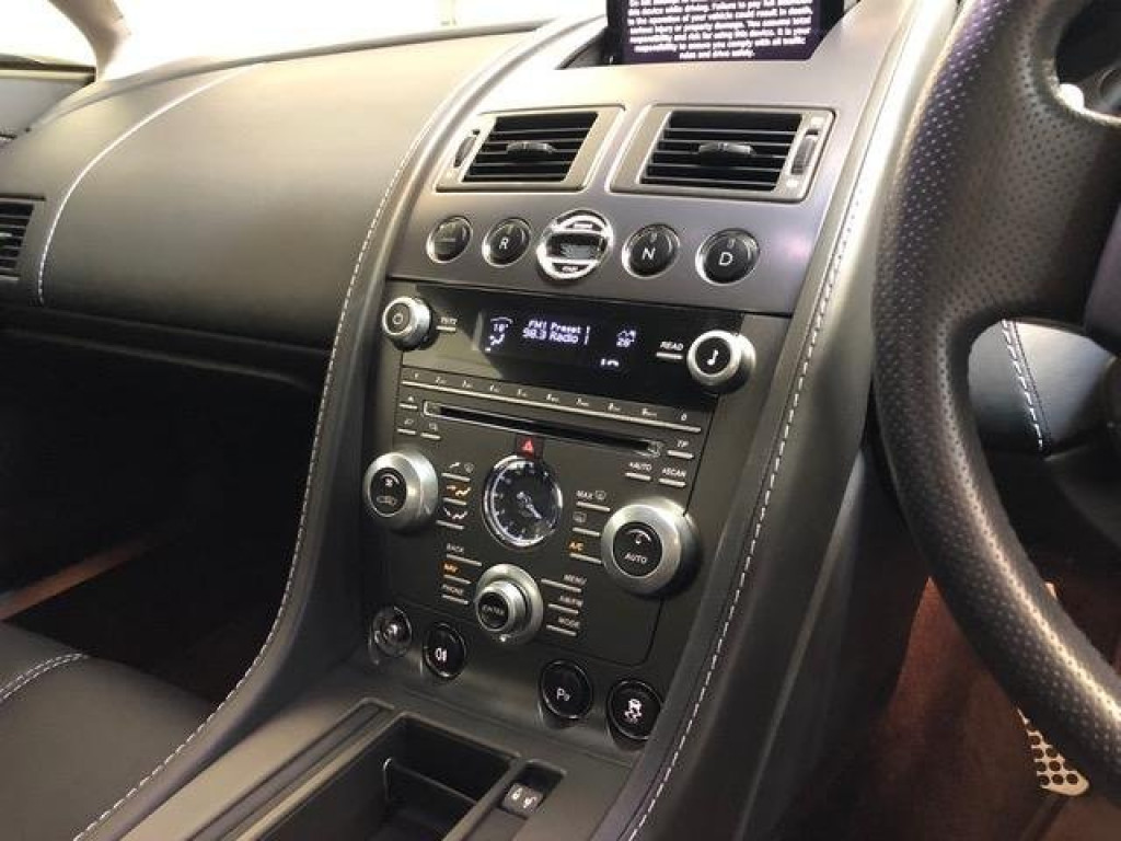 ASTON MARTIN VANTAGE