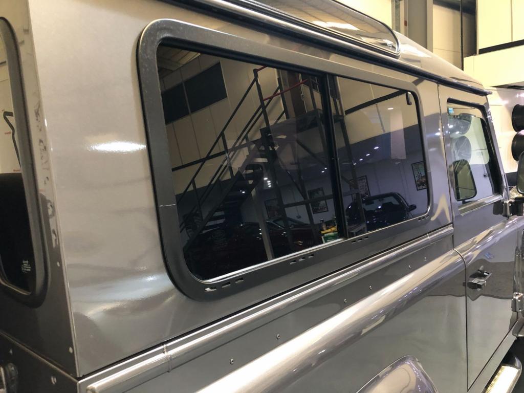 LAND ROVER DEFENDER 90