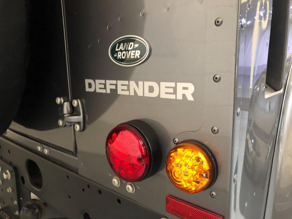 LAND ROVER DEFENDER 90